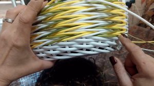 Узор вертикальными галочками
(обратная и обычная веревочка из трех)