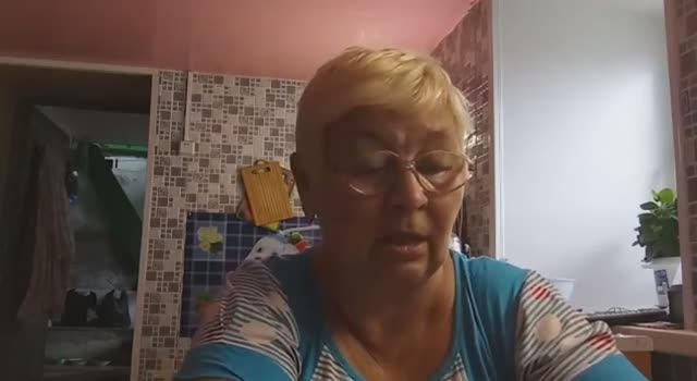 Тайфун бушует  а я вяжу и общаюсь с Вами  .(архив)