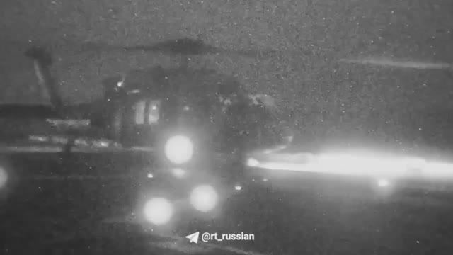 Кадры десантирования и захвата иранского контейнеровоза Touska военными США.