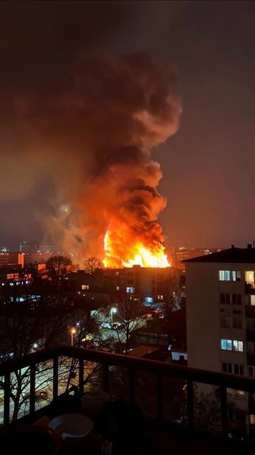 Небо в огне: неизбежность разрушения #катастрофа #огонь #ужас