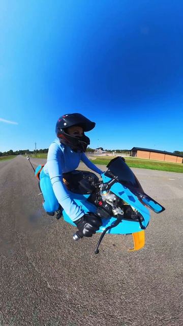 Катя Алмаз мото девушка на Дукати Ламборгини