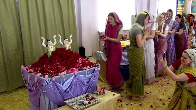 1 - 02.05.16.Юбилей Шри Шри Гаурачандры - Абхишека