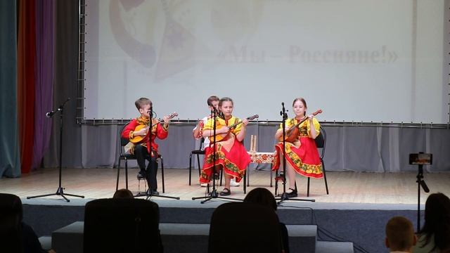 Квартет ансамбля русских народных инструментов «Перезвон» (домра).