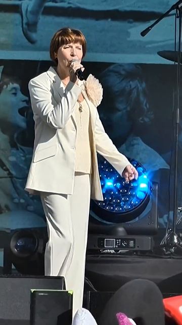 Нас разбросала жизнь по городам и странам