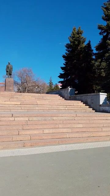 Памятник Ленину