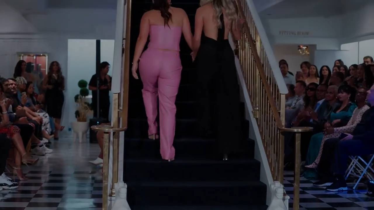 Модели на подиуме 183