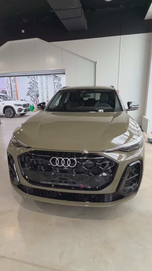 Audi Q5L 2026 болотный цвет