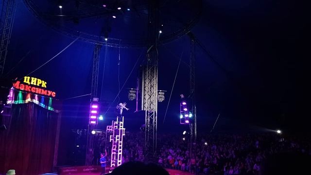 Красивое выступление со стульями🏟️