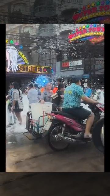 Машина до Сонгкрана и после... Car before and after Songkran...