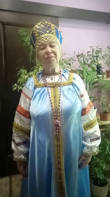 Гляжу в озере синие