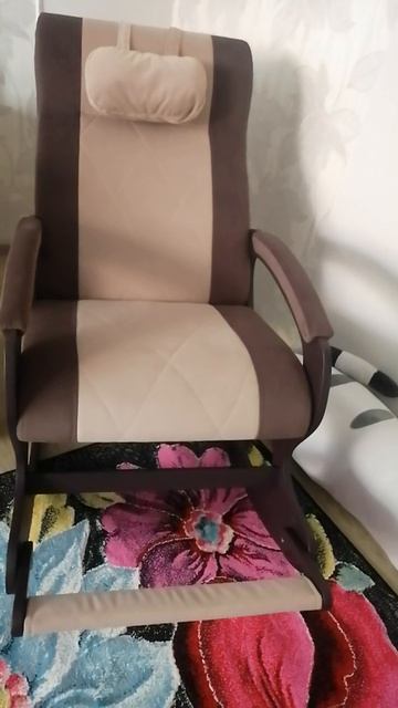 Купили кресло - качалку!