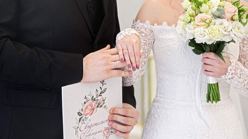 Матвиенко предложила усложнить процесс расторжения брака