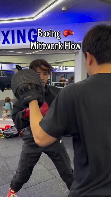 빅펀치 하민코치님괴 자양동 신종훈국가대표복싱센터에서 ㅋㅋㅋ설명하려니 넘 길다요~~ 😊하민코치님 지도 고맙슴돠~~ 🥊🔥#boxing #복싱 #신종훈국가대표복싱센터 #자양.mp4