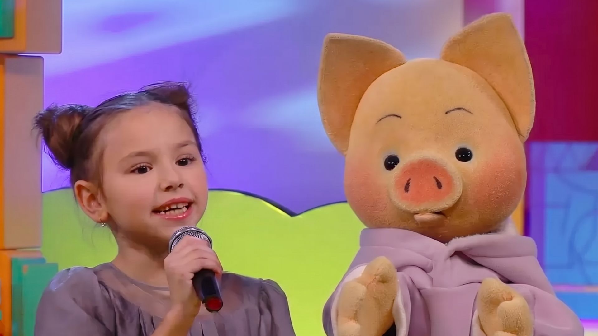 Вместе с Хрюшей: Певица София Пиячко ✨ Шоу для детей С добрым утром, малыши! (2023) №36239