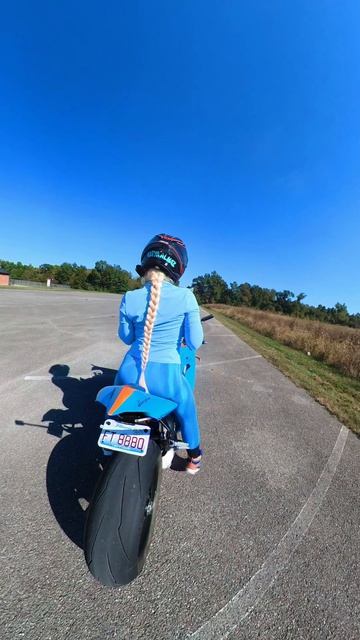 Катя Алмаз мото девушка на Дукати Ламборгини