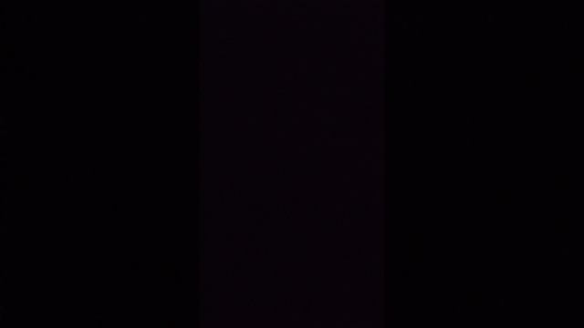 как поменять батарейки у синего трактора сказочника?