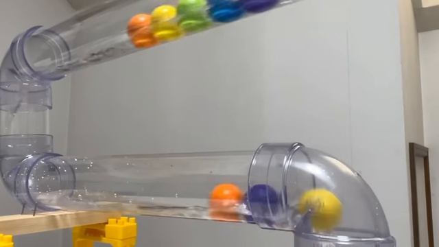 Залипательные шарики, залипательное видео, видео для детей.