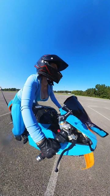 Катя Алмаз мото девушка на Дукати Ламборгини