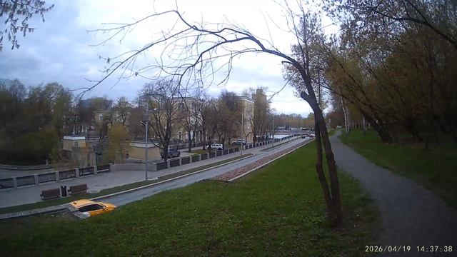 По берегу Яузы