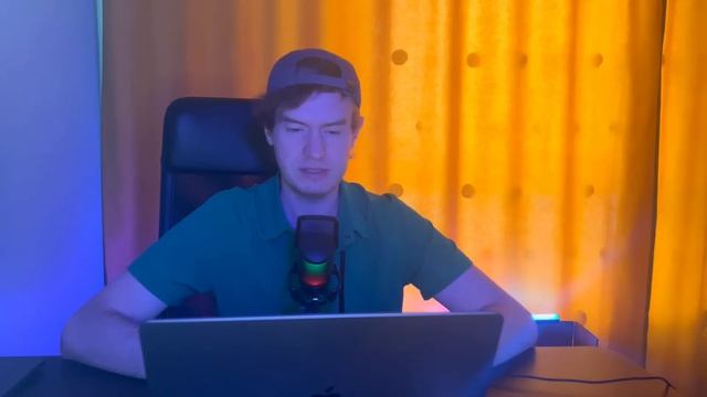 Либо ты сейчас едешь мыть пол у моей мамы, либо я подаю на развод! Заявил безработный муж.