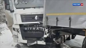 В Омутнинском районе при столкновении трех грузовиков пострадали два человека