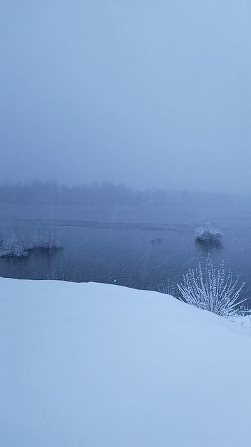 р.Ока.Утро 5ч15 мин, идёт снег 20.04.2026г.