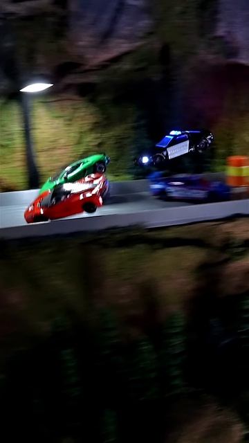 Скоростная погоня 🚨🔥 Машинки на максимальной скорости! 😱