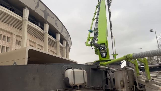 Заливка бетона в Лужниках, Москва | Поставка и работа миксеров на объекте