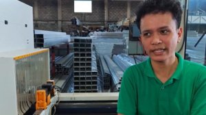 клиенты положительно отзываются о алюминиевом 4-осевом обрабатывающем центре на Филиппинах.#станок