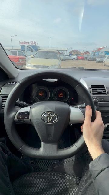 2011 Toyota Corolla запуск