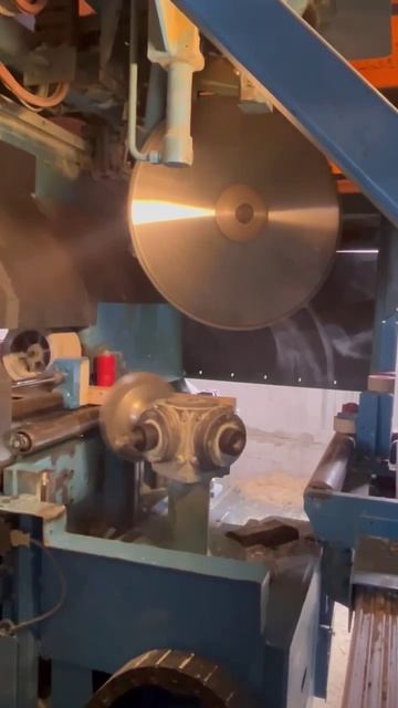 Производство стропильной системы для загородного дома в миниатюре