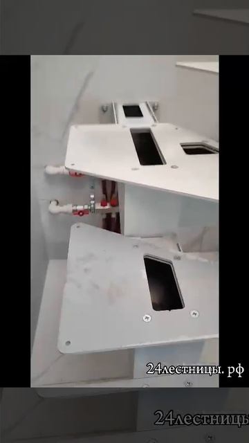 VID Lestnitsa_na_metallokarkase_monokosoure Олег