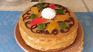 Торт "Сметанник" невероятно вкусный. Такой торт можно как на обеденный так и на праздничный стол.