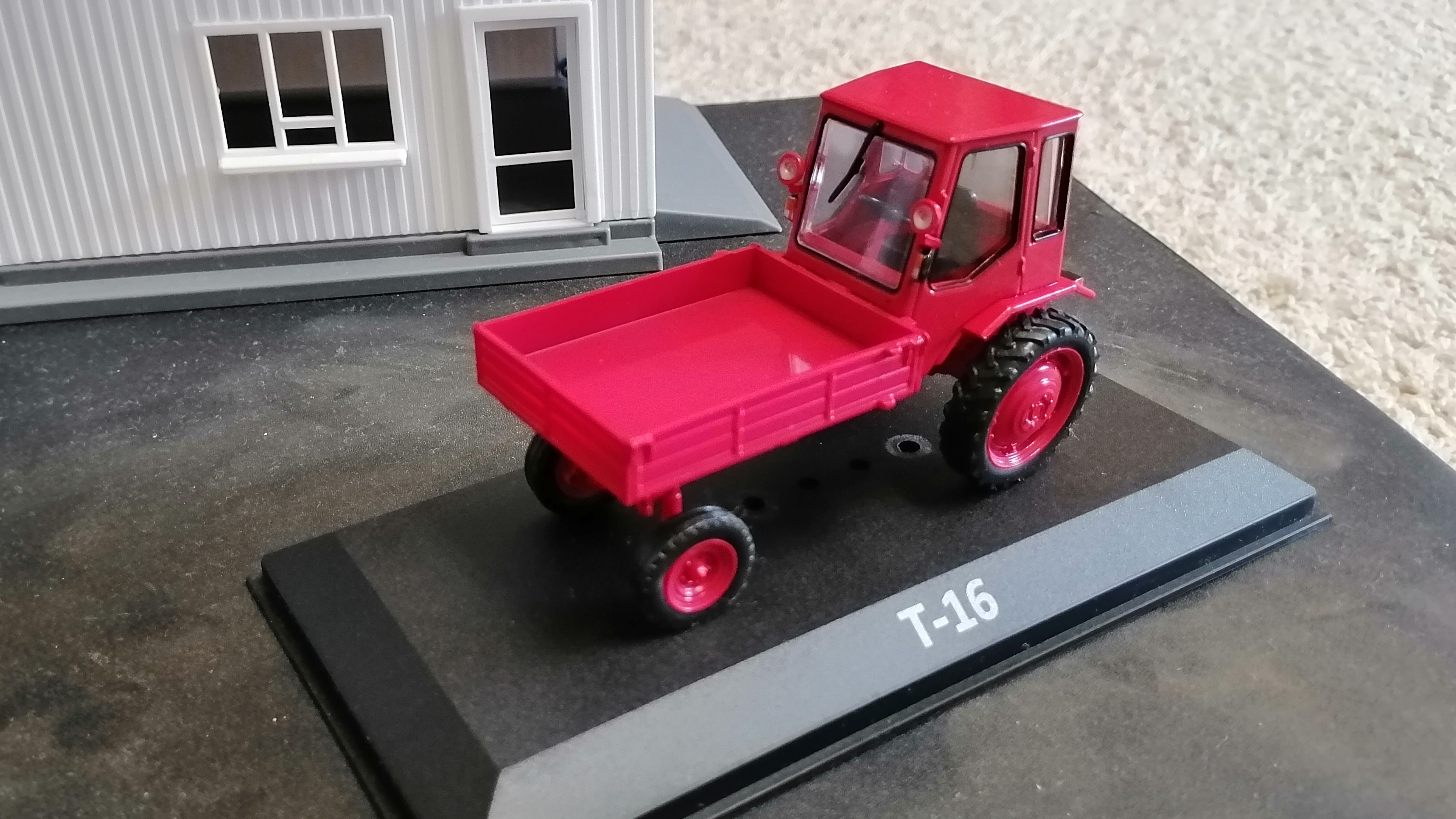 Обзор и распаковка модели трактора Т-16! В 43 масштабе!