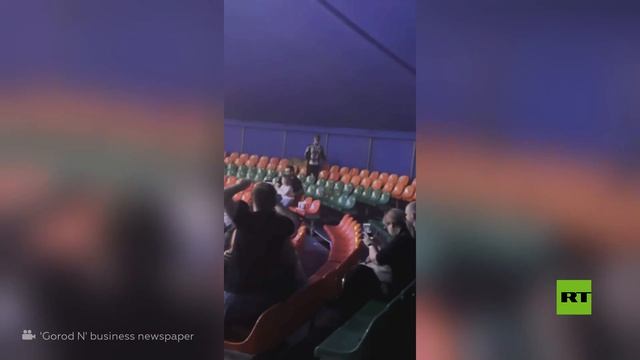 نمر يقفز إلى نحو الجمهور أثناء عرض في سيرك بجنوب روسيا