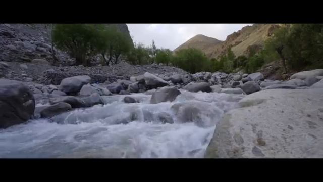 3. Hang Massive - Тайное поцелование солнца и луны. Official Video