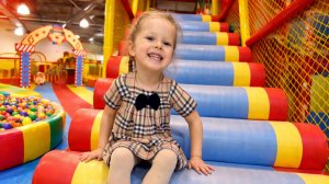 Анна Мария опять в Star Park 🎉 Играем на детской площадке без остановки!