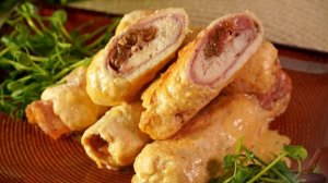 КУРИНЫЕ РУЛЕТИКИ С ИЗЮМОМ И ВЕТЧИНОЙ