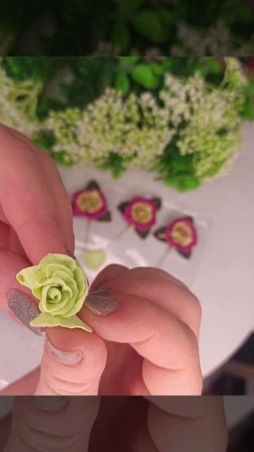 серьги с розами из полимерной глины