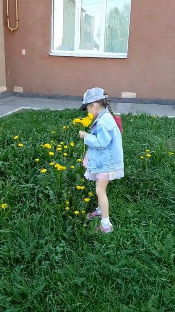 Дарите подарки воспитателям. #shorts