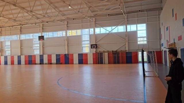 Вчера облетали ещё один зальчик; тренировки на радиоуправляемых самолётах продолжаются.