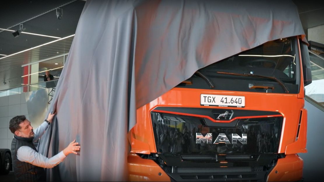 Битва тяжеловозов. SuperMAN против Actros SLR