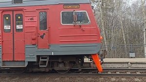 грузовой поезд проедает ст. компрессор ный завод