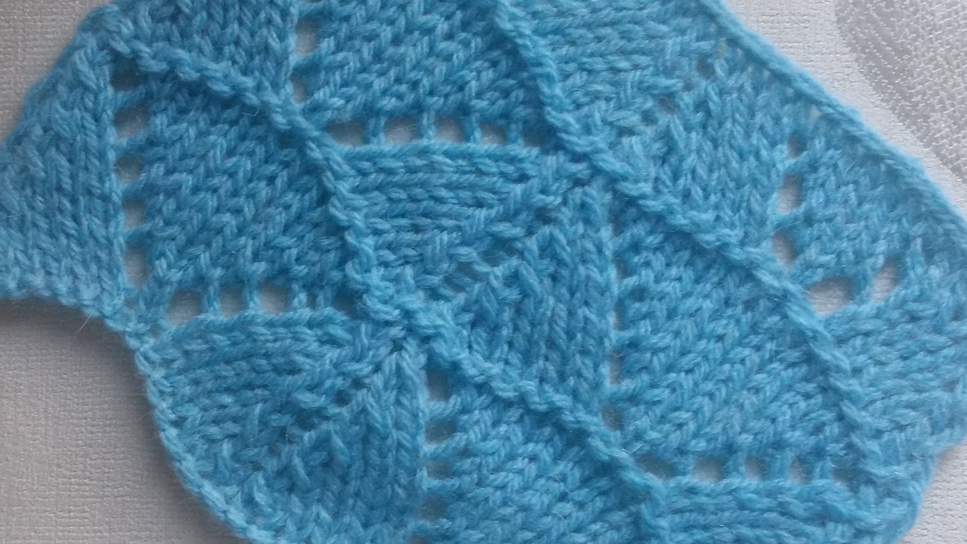 121. Вязание на спицах. Большие галочки