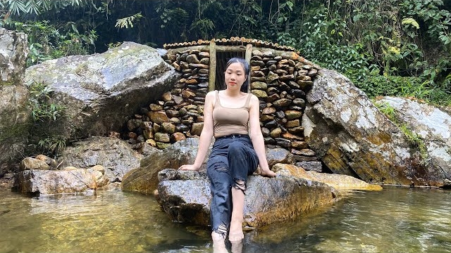 Строю каменное укрытие на берегу ручья. Серия 3. Тоа