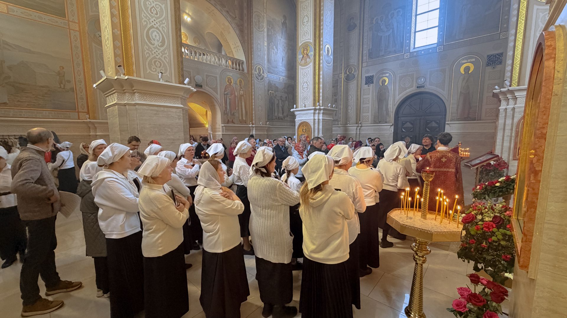 Литургия в субботу Светлой Седмицы – антифонное пение