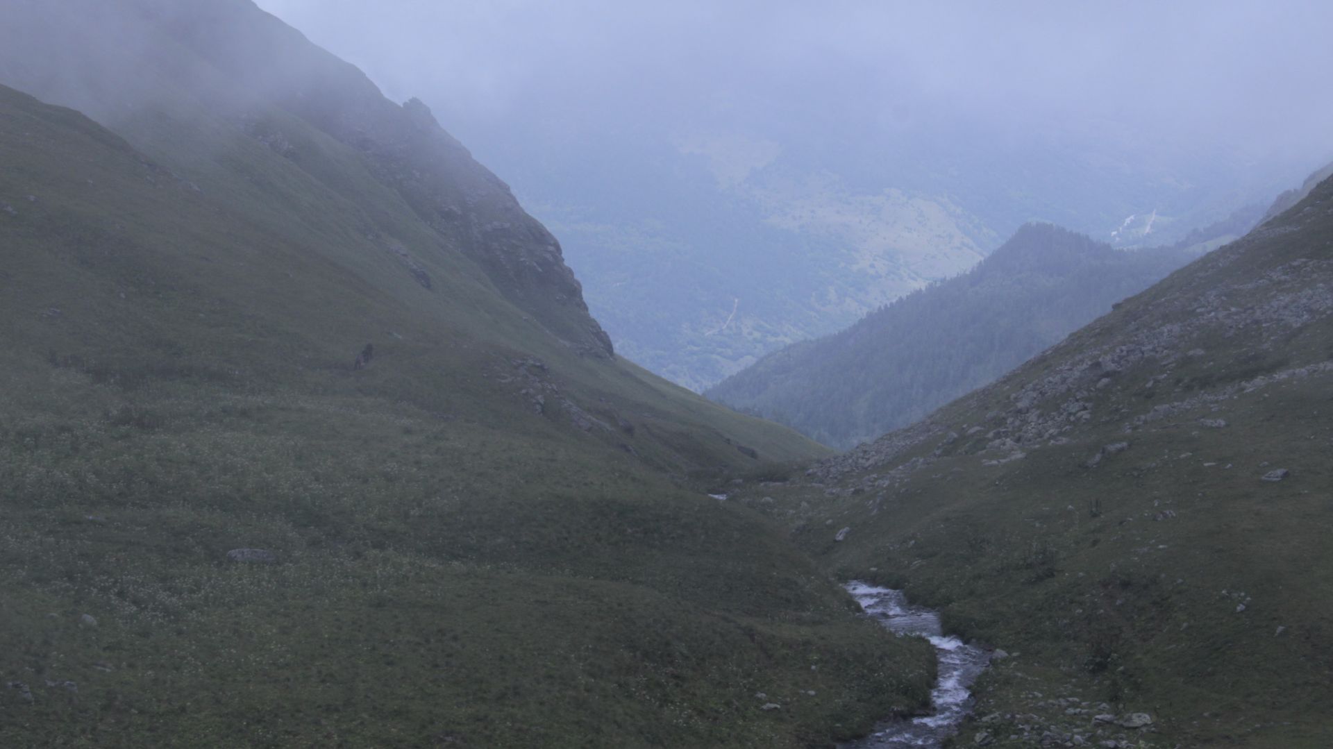 Карачаево-Черкессия.Район аула Красный Карачай.Тропа к озеру Кынгырчат