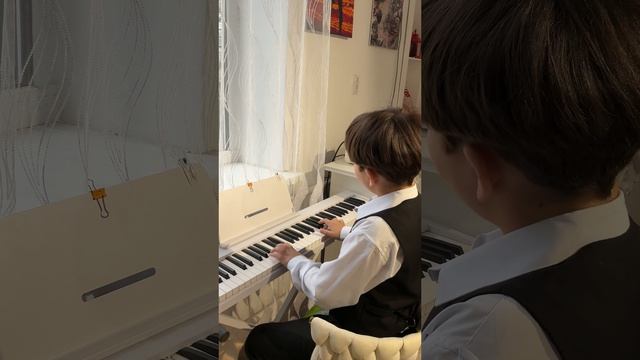 Петров К.В. Фортепиано Сонатина и Жонглёр