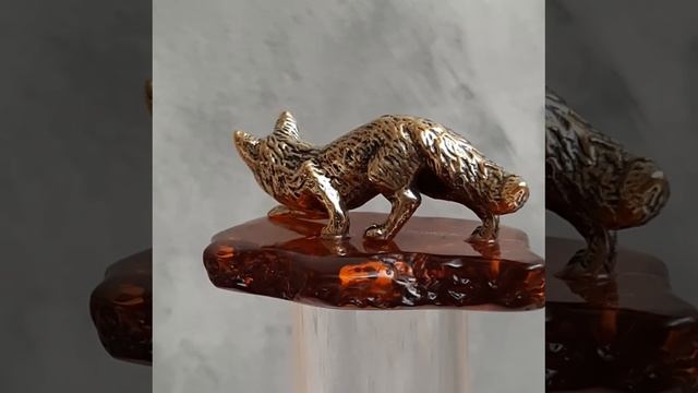 Фигурка с натуральным янтарем тотем Лиса 4 см