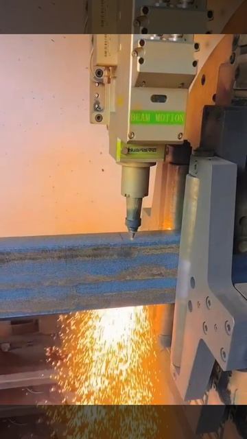 Системы лазерной резки труб, швеллера и профилей любого сечения диаметром до 610 мм (24 дюймов)